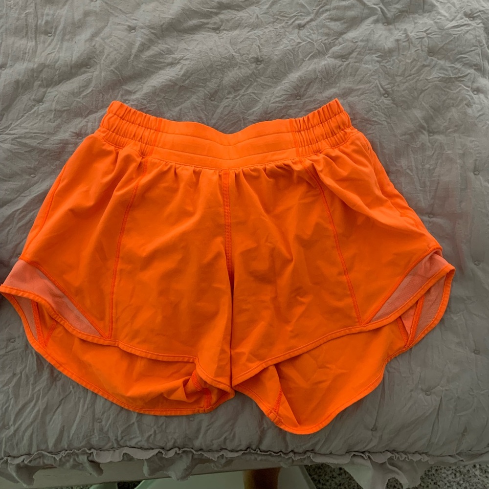 Lululemon size 4 Tall Hotty Hot Shorts bundle - Picture 6 of 10